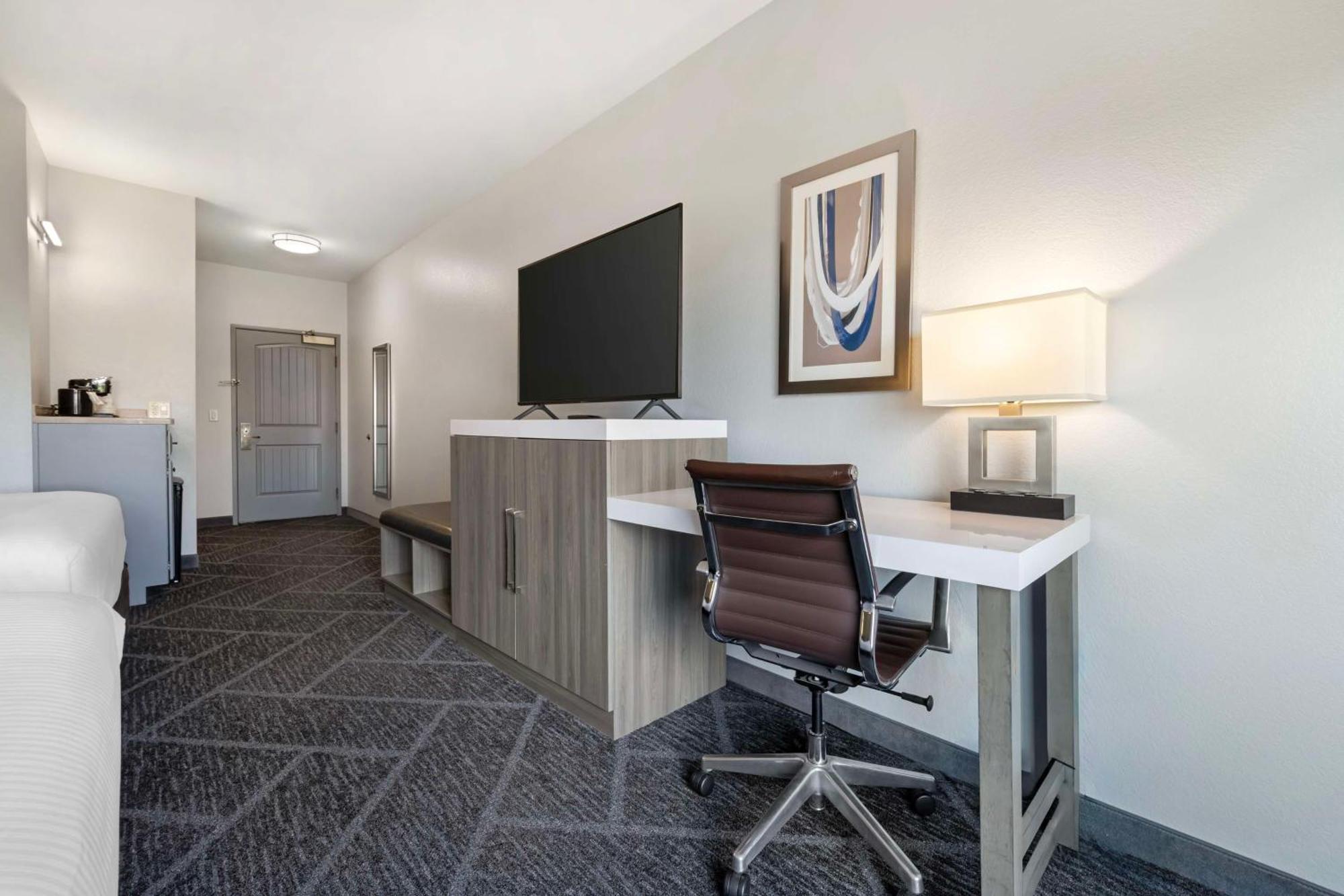 Best Western Plus Appleton Airport Mall Hotel Exterior foto